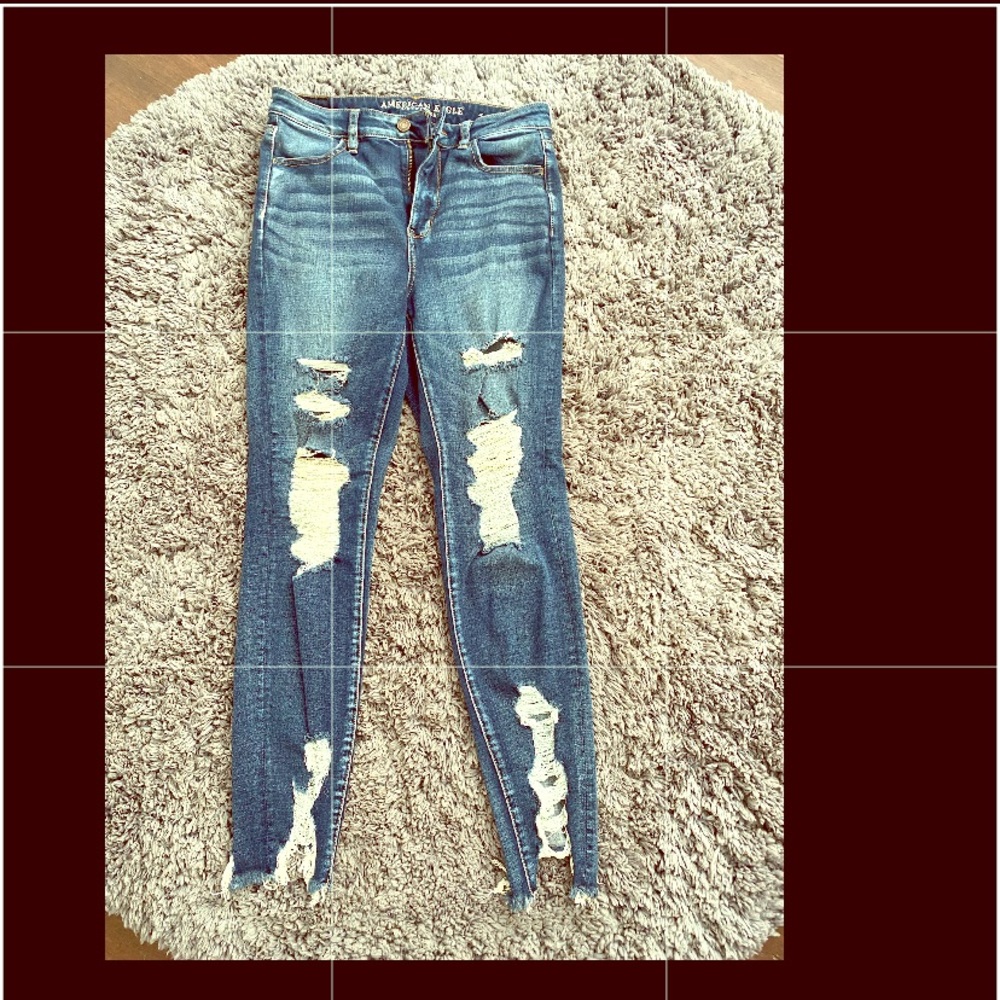 Size 10 American Eagle Ripped Skinny Jeans